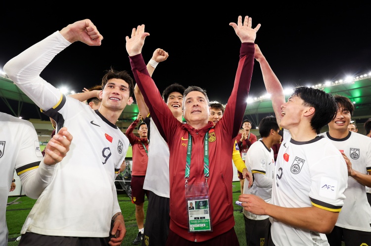 半岛体育-尊重规律！安东尼奥18年起带U15国足一路栽培 邵佳一曾任领队助教